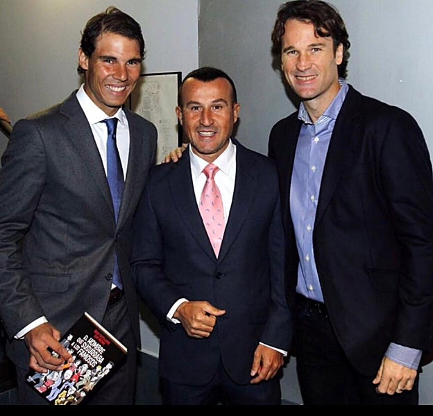 Richy Castellanos junto a Rafa Nadal y Carlos Moyá, que también aparecen en el video de Julio Iglesias