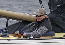 El Rey Juan Carlos sale a navegar 48 horas después de su llegada a Sangenjo