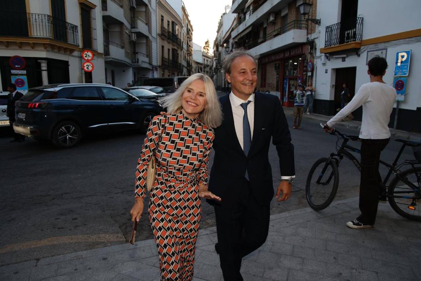 Eugenia Martínez de Irujo y Narcís Rebollo, a su llegada a la parroquia de San Román