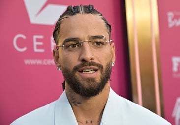 El polémico vídeo en el que una fan le toca los genitales a Maluma tras un concierto