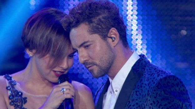 Chenoa y David Bisbal durante su actuación en el reencuentro de los concursantes de 'Operación Triunfo'