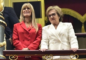 La madre de Pedro Sánchez, Magdalena Pérez-Castejón, reaparece públicamente para apoyar a su hijo durante el debate de investidura