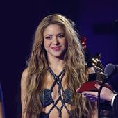 Shakira da un portazo a Piqué en los Grammy Latinos: «En el pasado ya no hay nada»