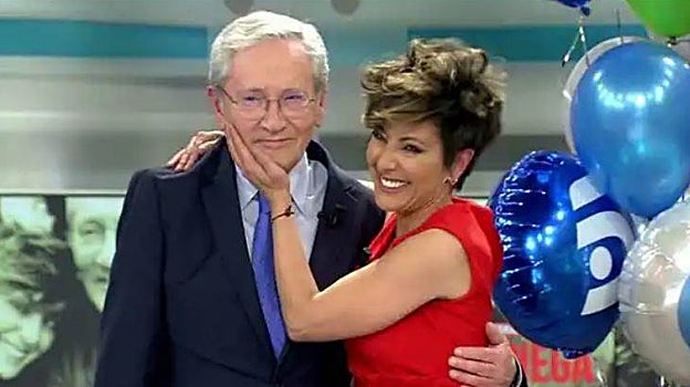 Sonsoles Ónega junto a su padre