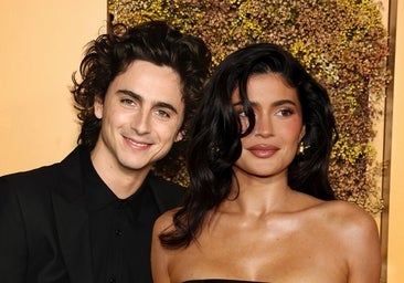 El romántico beso de Timothée Chalamet y Kylie Jenner en los Globos de Oro