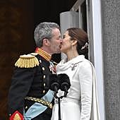 Federico de Dinamarca ya es Rey y Genoveva agua pasada