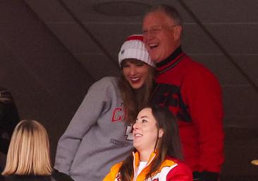 Investigan al padre de Taylor Swift por una presunta agresión a un fotógrafo