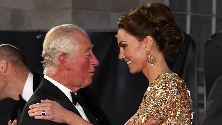 El Rey Carlos junto a Kate Middleton
