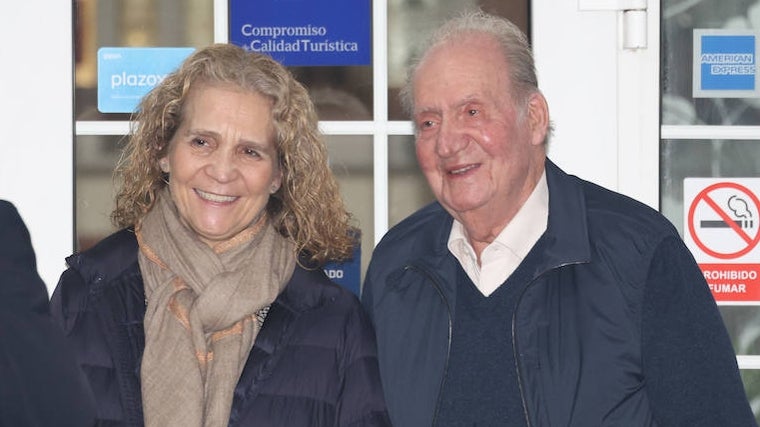 Don Juan Carlos junto a su hija, la Infanta Elena