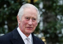 Un sobrino de Carlos III habla sobre el ritmo de recuperación del cáncer del monarca: «Está frustrado»