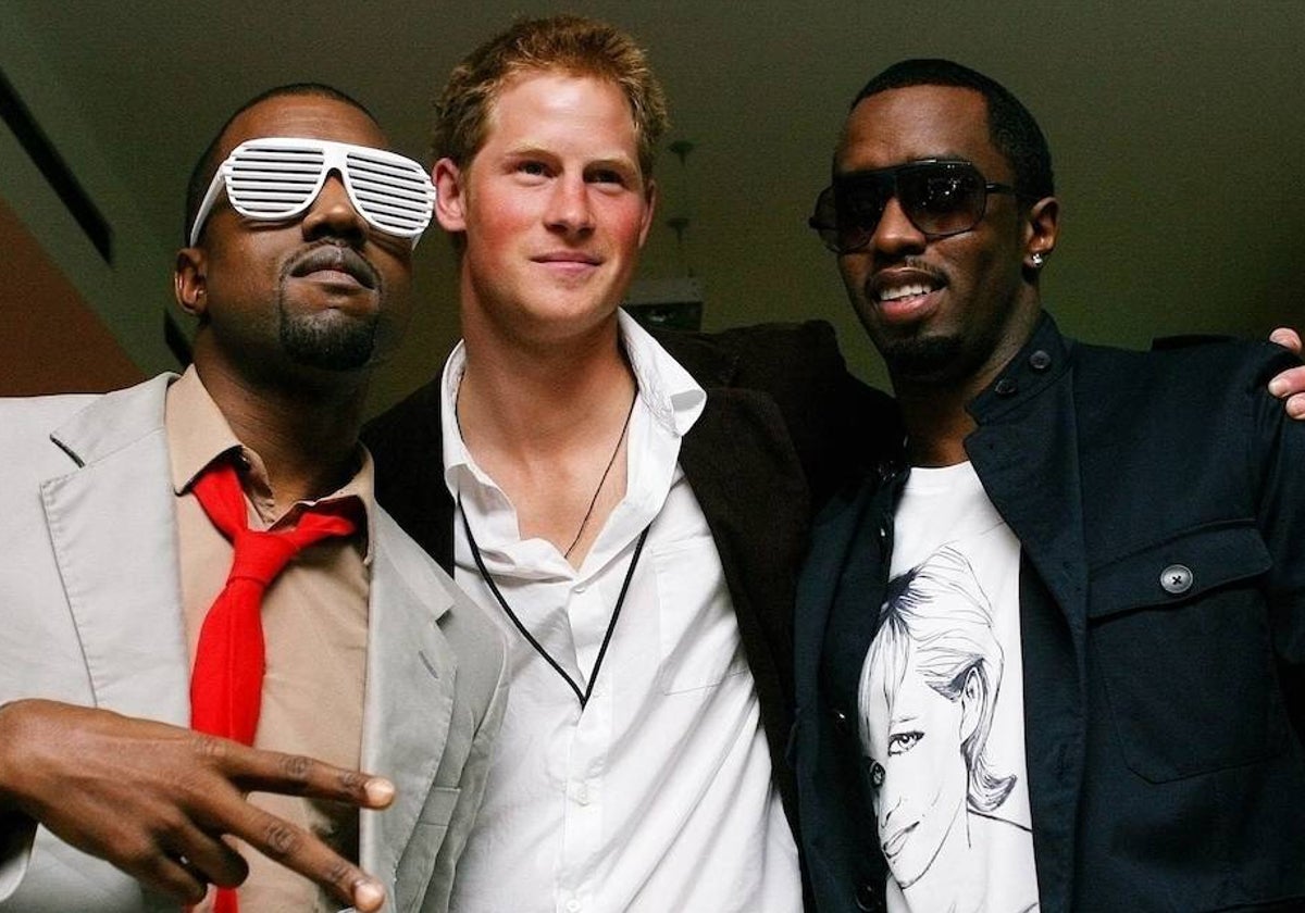 El Príncipe Harry entre los raperos Kanye West y Sean Combs en 2007