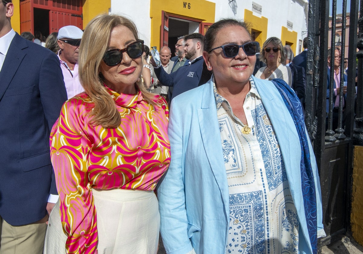 María del Monte e Inmaculada Casal, durante su visita a la última Feria de Sevilla.