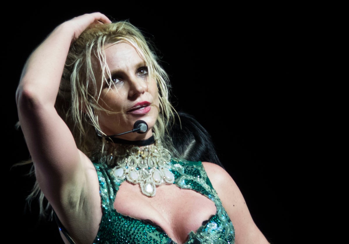 Preocupación por Britney Spears tras su último altercado: salió de un hotel envuelta en una sábana