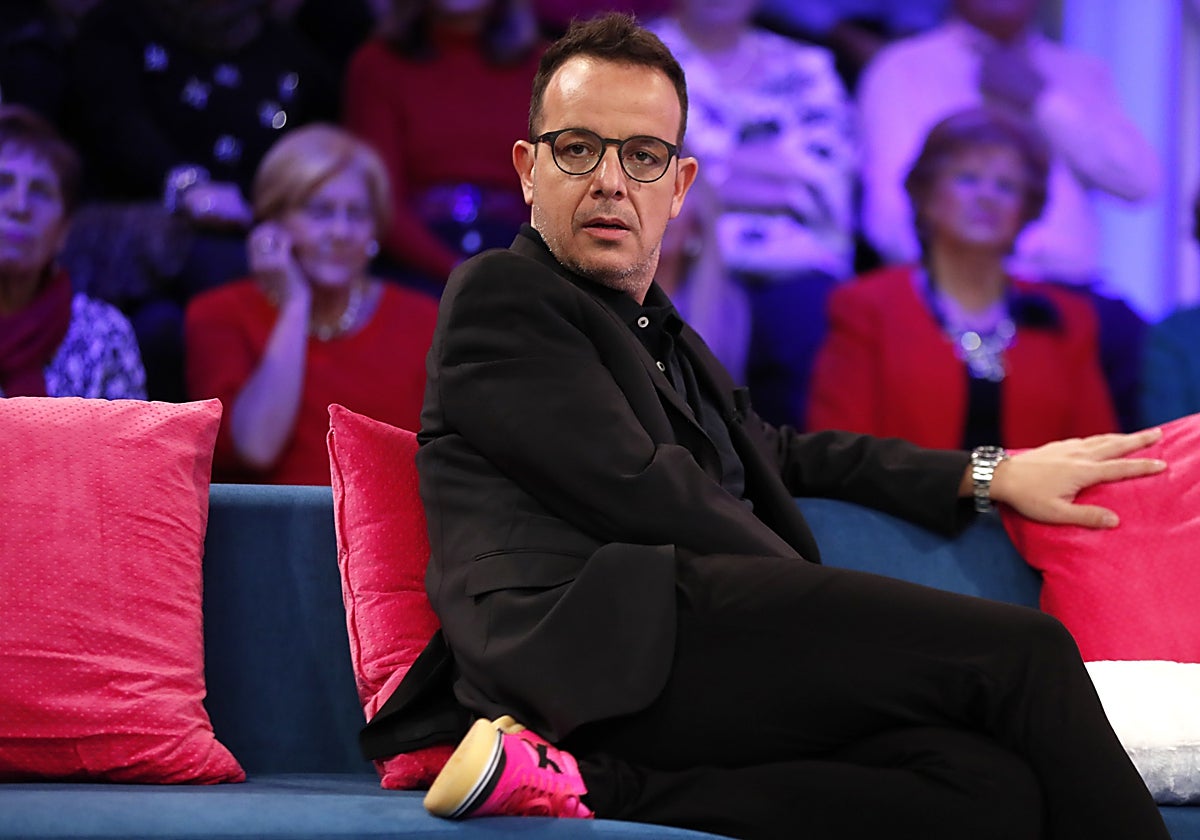 Ángel Llàcer enfrenta una batalla contra una infección