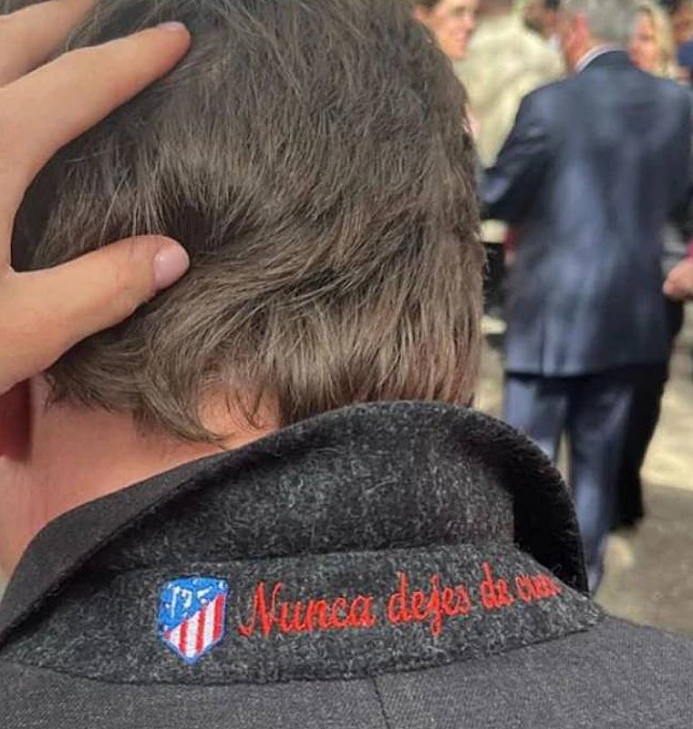 La solapa del chaqué de Martínez Alemida