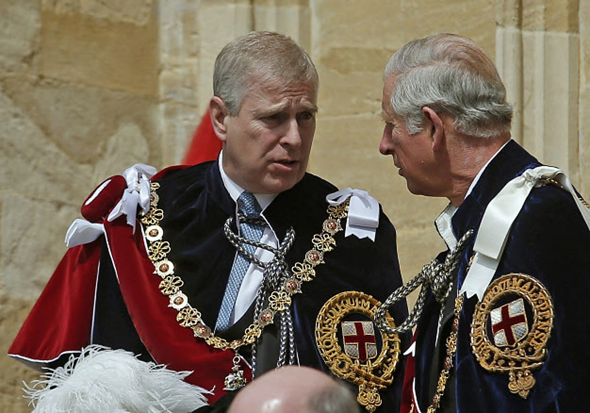 El Príncipe Andrés junto al Rey Carlos III, en una imagen de archivo.