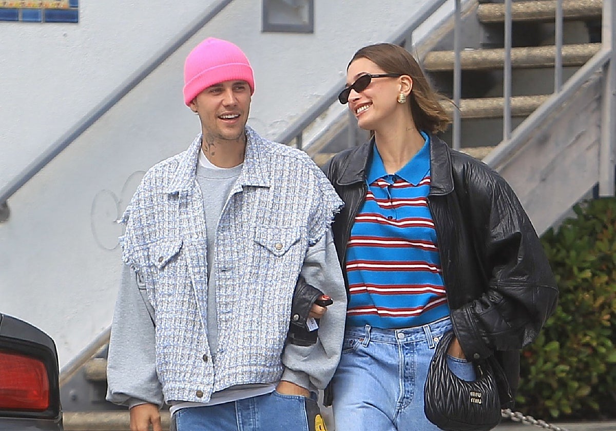 Hailey Bieber sorprende a sus seguidores con nuevas fotos de su embarazo