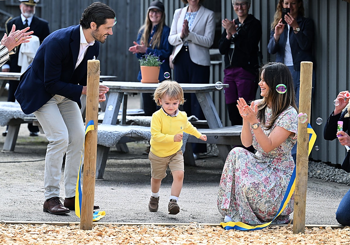 El Príncipe Julián de Suecia deslumbra en su primer acto oficial