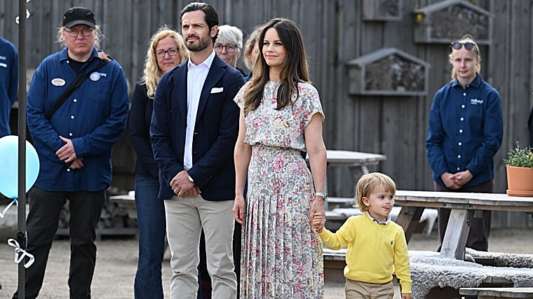 El Príncipe Carlos Felipe, la Princesa Sofía y su hijo, el Príncipe Julián