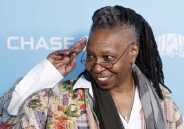 Whoopi Goldberg y su divertido desliz nocturno: ¡Confunde chuches para gatos con pretzels!