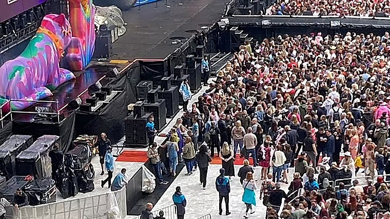 Vasey expresó su tristeza y frustración, diciendo que el incidente dejó a su hijo molesto e intimidado