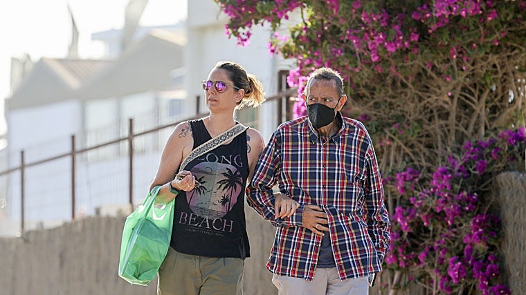 Elia Muñoz y su padre, Julián Muñoz, en Marbella