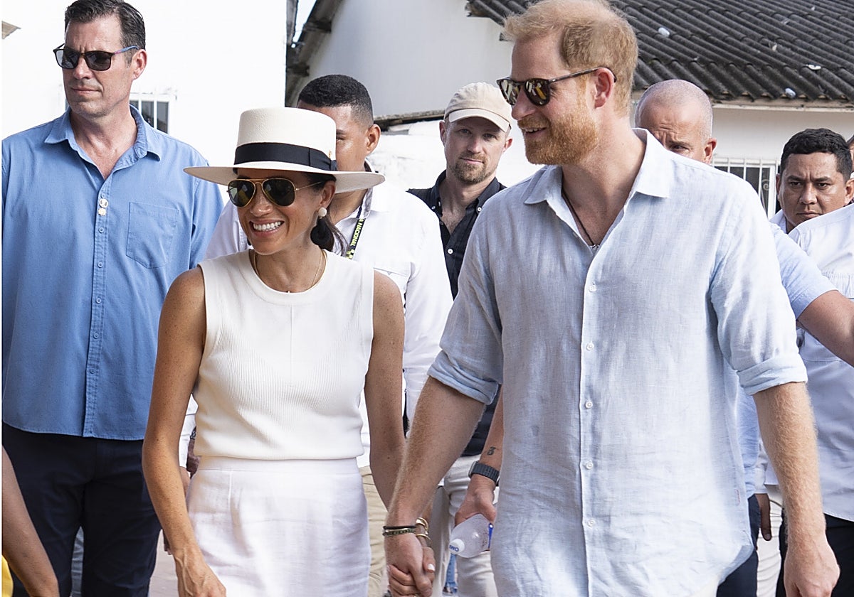 El Príncipe Harry y Meghan Markle, durante su visita a San Basilio de Palenque, en Colombia.