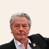 La familia de Alain Delon traiciona su última voluntad y no sacrificará a su perro
