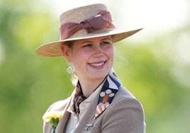 Lady Louise Windsor, la nieta favorita de la Reina Isabel II, dispuesta a seguir sus pasos
