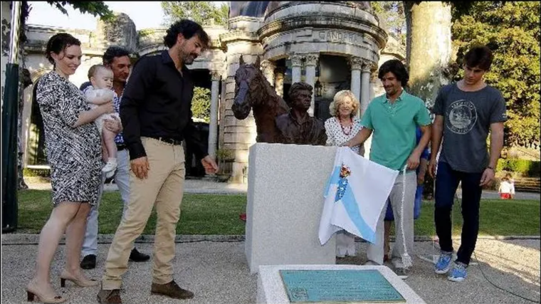 Rodolfo Sancho, en 2014, en el acto de descubrimiento de la estatua de su padre Sancho Gracia.