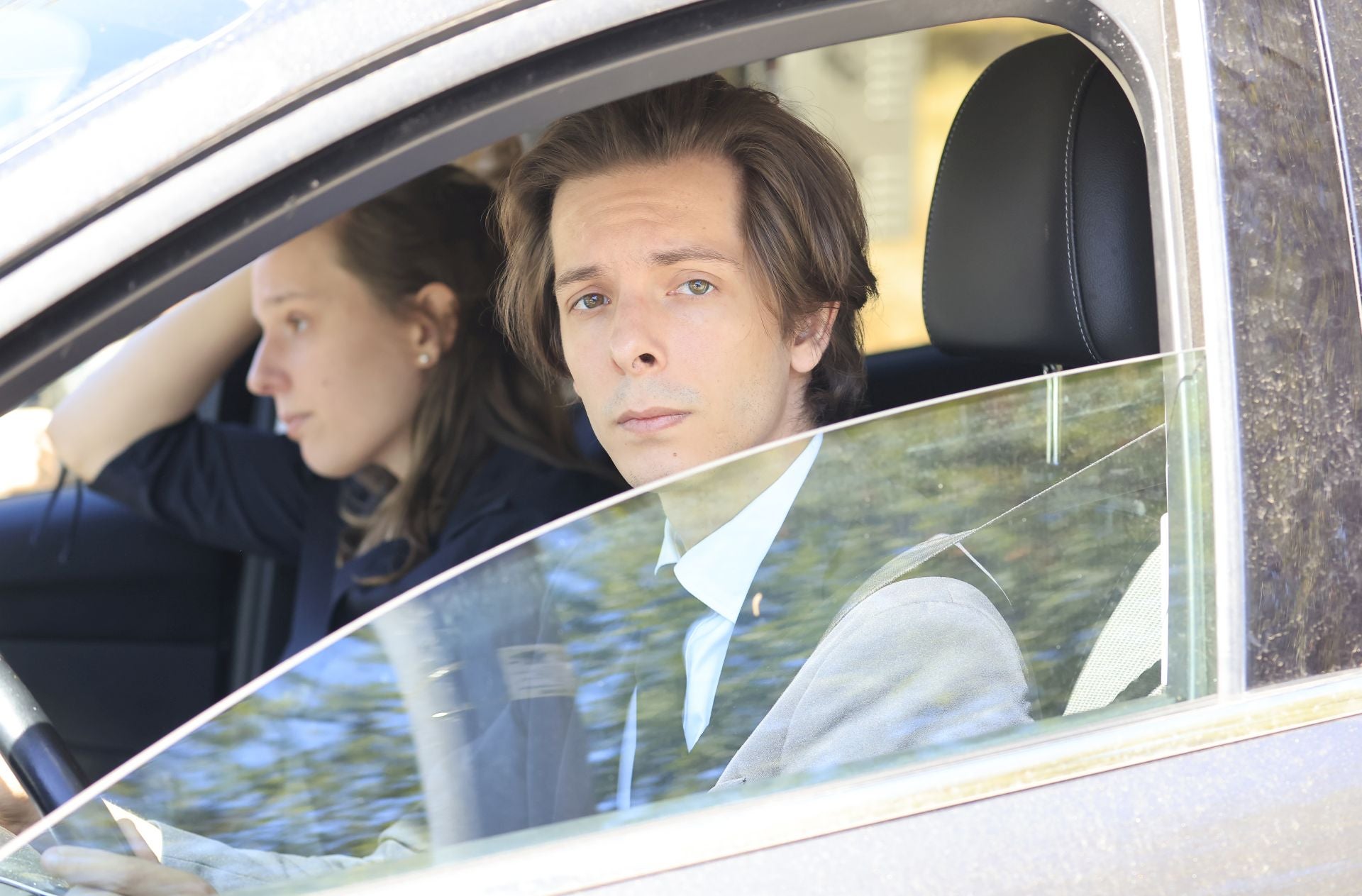 Pablo Fernández-Sastrón, hijo de Simoneta Gómez-Acebo, en el entierro de Juan Gómez-Acebo