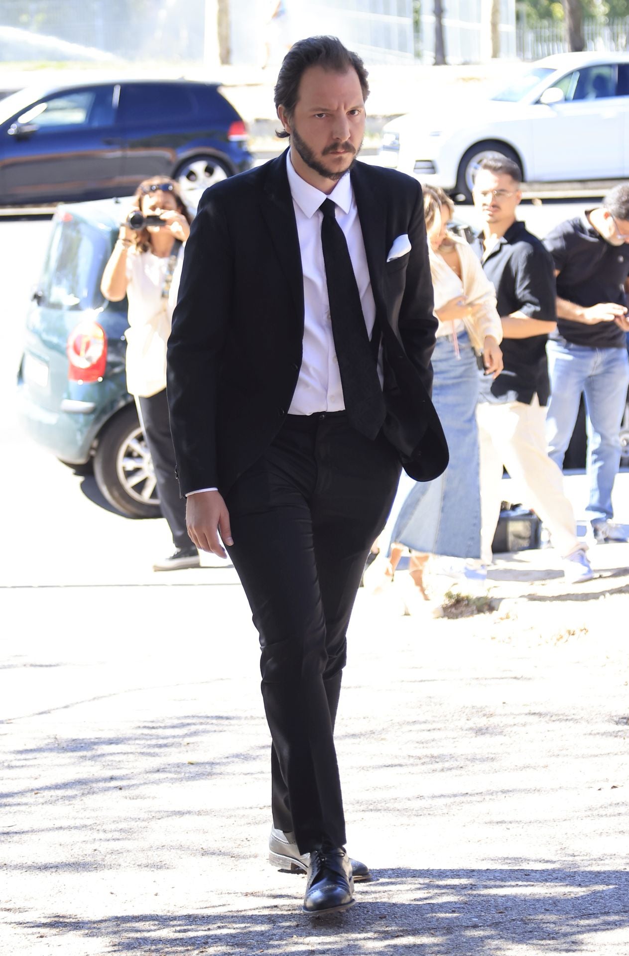 Luis Fernández-Sastrón, hijo mayor de Simoneta Gómez-Acebo, en el entierro de Juan Gómez-Acebo