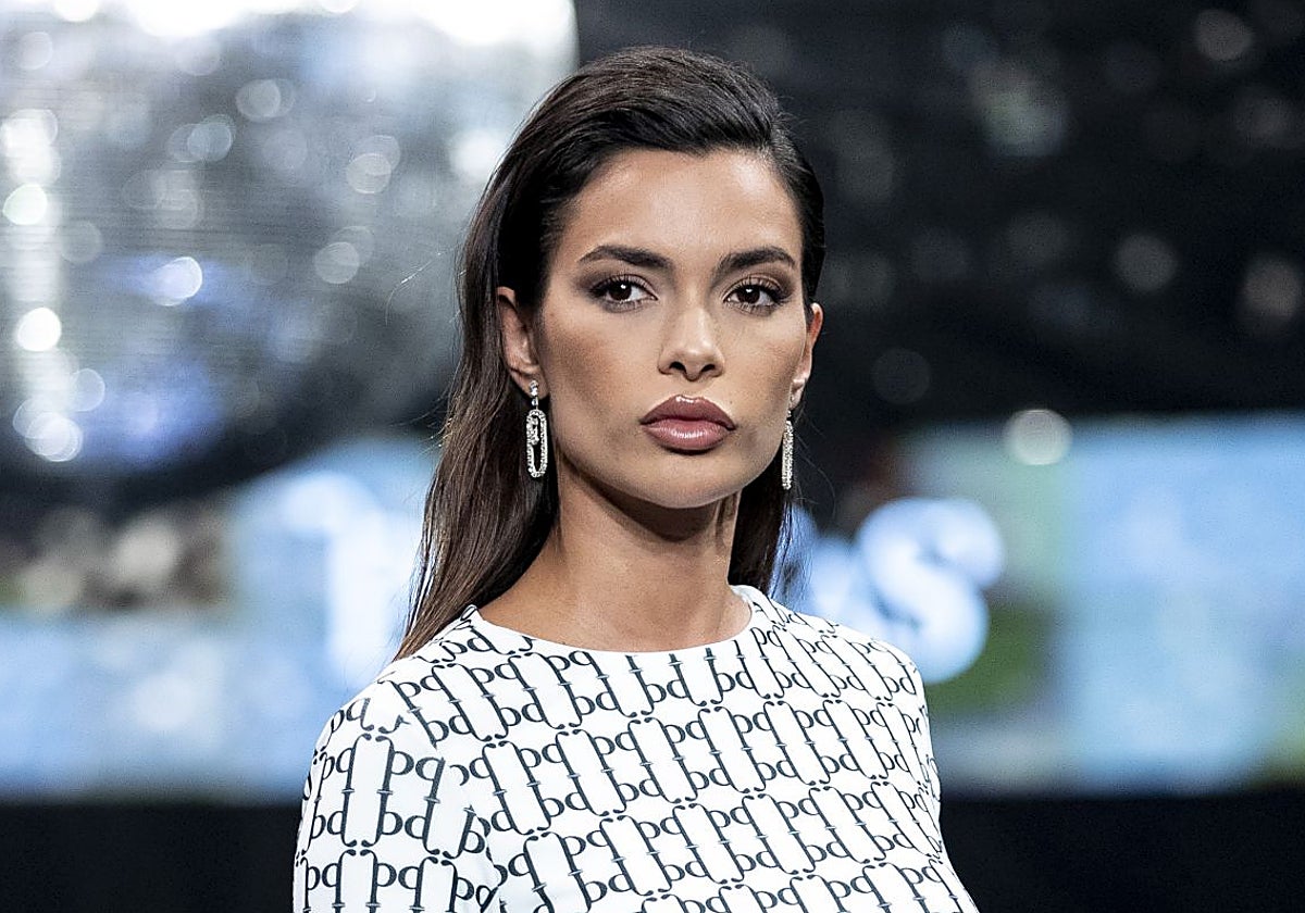 La modelo Joana Sanz anuncia que se retira de las pasarelas tras dos años 'tragándose' «las lágrimas de tanto dolor»