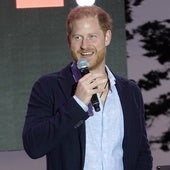 El Príncipe Harry sorprende sin Meghan Markle en un evento en casa de Kevin Costner