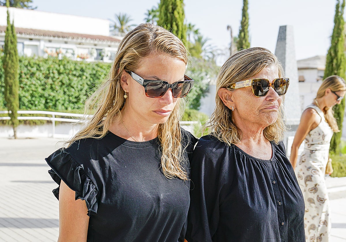 Carla Goyanes y Cari Lapique