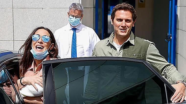 Malú and Albert Rivera during the presentation to the media of their daughter Lucía Rivera Sánchez in Móstoles