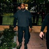 Exasistente de Kanye West lo acusa de usar su oficina como un «patio de recreo sexual»