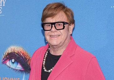 Elton John plantea la imposibilidad de seguir en la música si no recupera la visión: «No puedo ver, estoy atrapado»