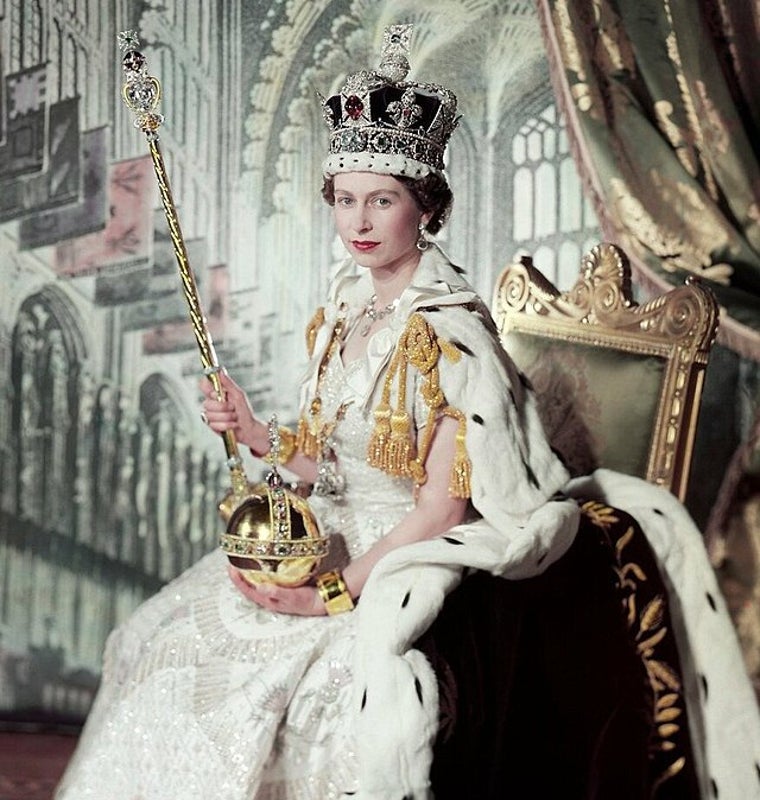 Isabel II en su coronación