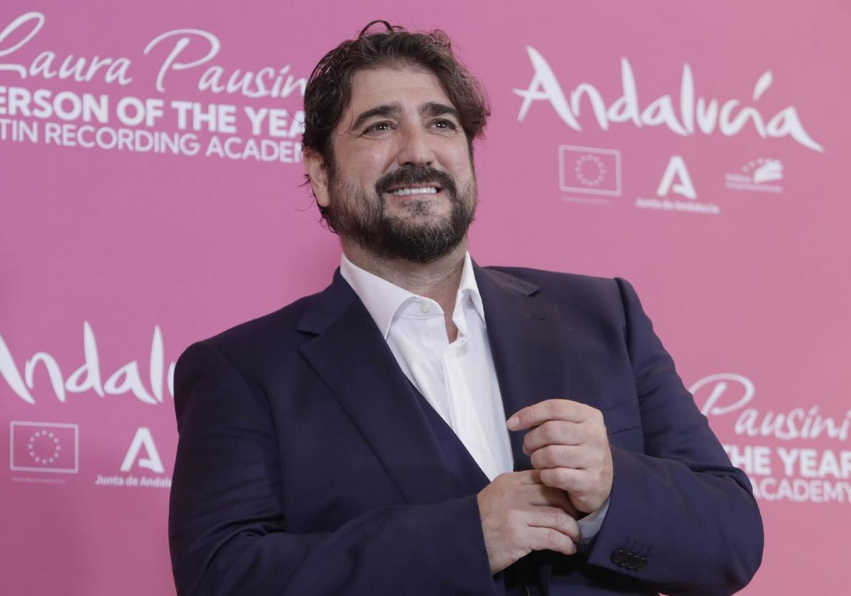 La vida personal de Antonio Orozco: un hijo cantante, su inesperada paternidad y una novia en el anonimato