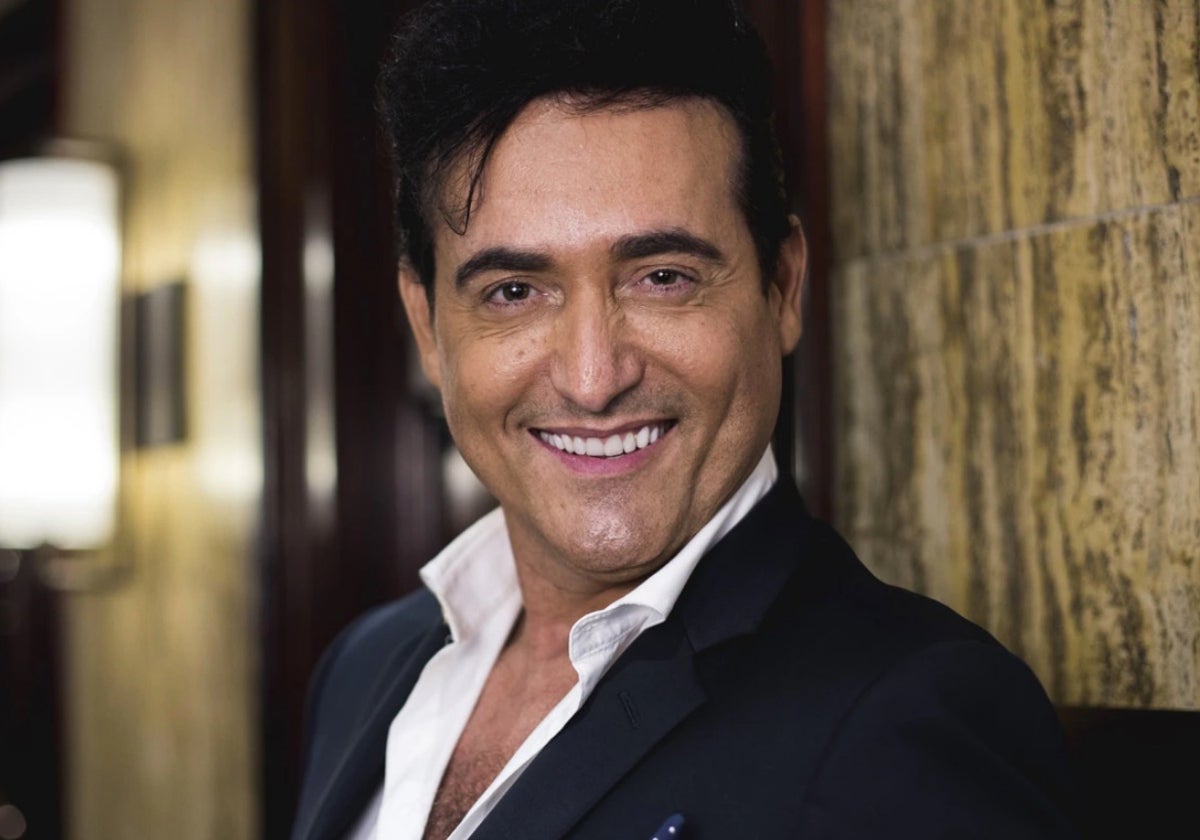 El cantante Carlos Marín