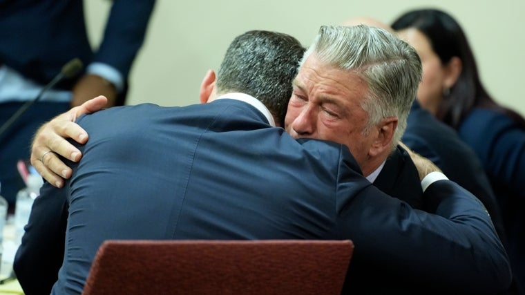 Alec Baldwin demanda a las autoridades por persecución maliciosa y violación de sus derechos civiles en el caso &#039;Rust&#039;