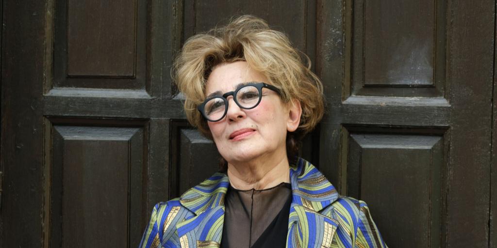 La vida personal de Isabel Ordaz, 'La Hierbas' en 'Aquí no hay quien viva': la enfermedad que superó y el motivo por el que abandonó 'La que se avecina'