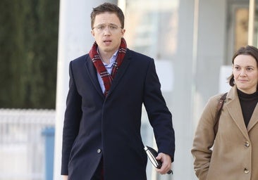 Así es la vida de Iñigo Errejón: su refugio en Húmera, su patrimonio y el escándalo con Elisa Mouliáa