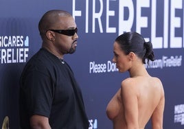 Kanye West insistió a su mujer para que fuera desnuda en los Grammy: «Ella habría preferido un vestido bonito»