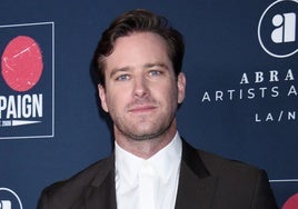 Armie Hammer niega las acusaciones de canibalismo: «Solo fue un rito de iniciación»