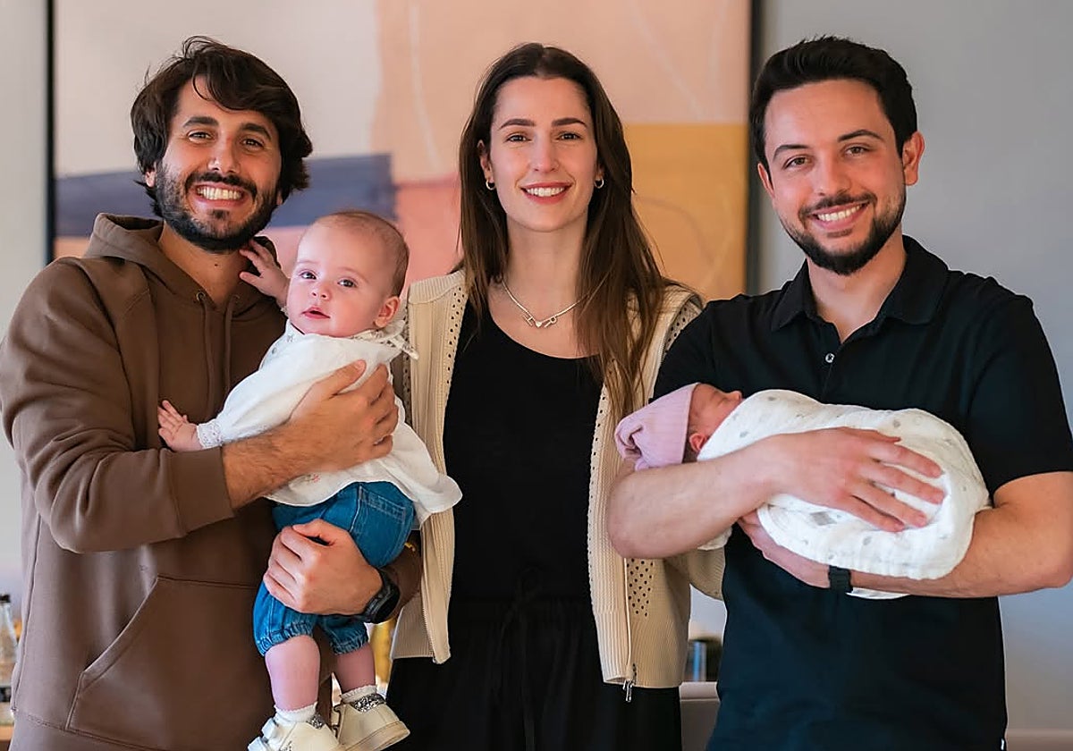 La Familia Real jordana conoce a su nuevo miembro
