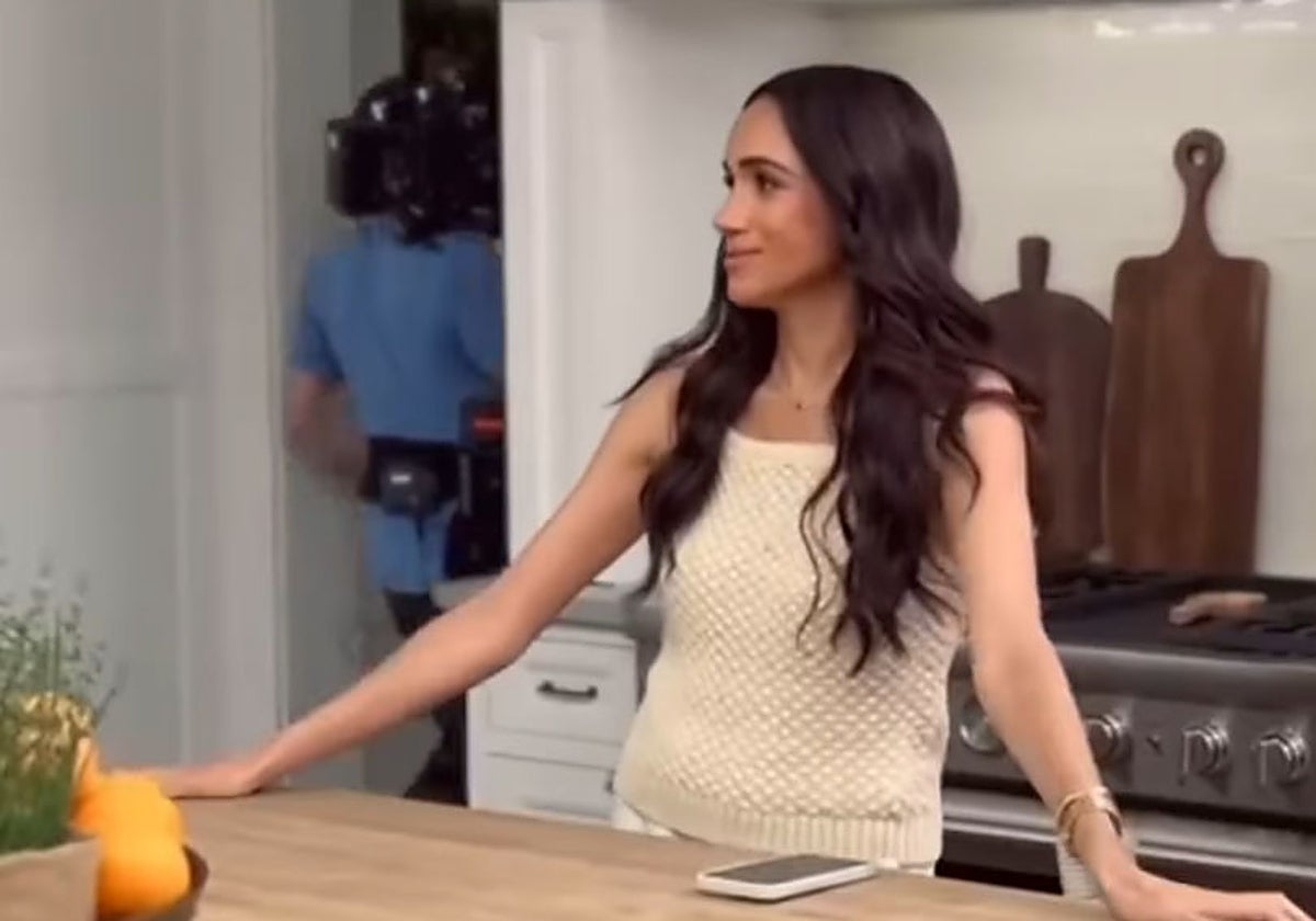 Meghan Markle, durante el rodaje de la serie en una imagen de sus redes sociales.