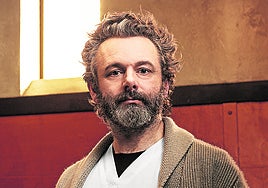 Michael Sheen libera a 900 personas de deudas por un millón de libras