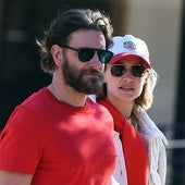 Gigi Hadid se sincera por primera vez sobre su relación con Bradley Cooper: «Me da mucho»